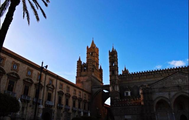Dietro la Cattedrale