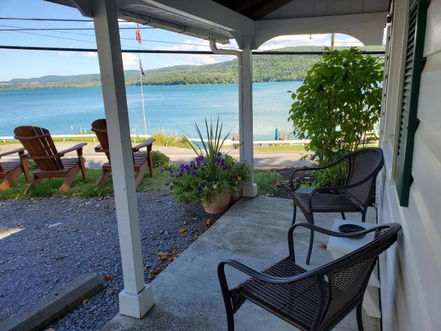 Lake View Motel