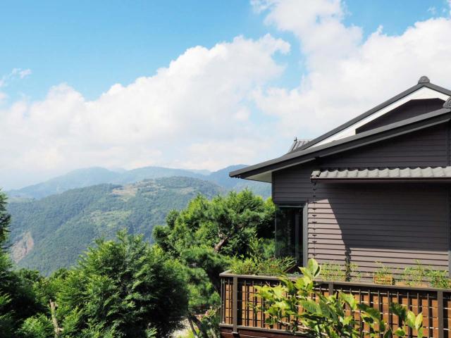 5 KM Villa