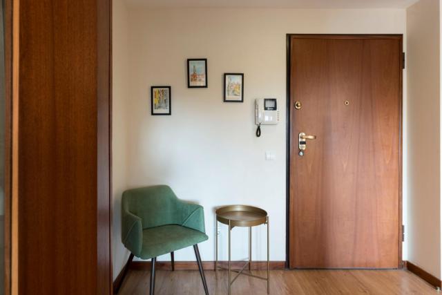 LovelyStay - Homey Feeling Flat w/ Free Parking