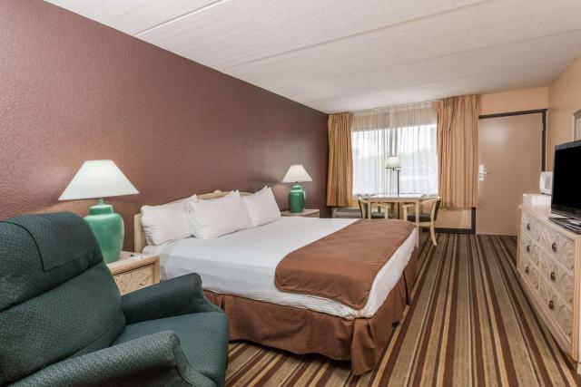 Travelodge by Wyndham Deltona