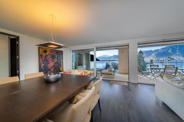 Luxury Apartment Lake View & Center of Montreux by GuestLee