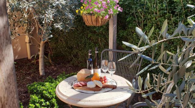 Fechner Place Barossa, 1 Bed, Wine & Platter