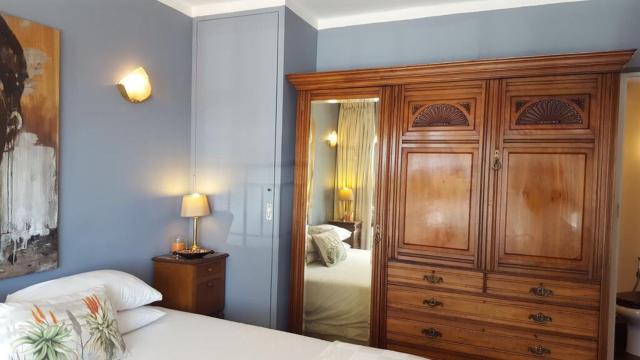 CAPE TOWN 1BR SEAFRONT Mouille Point