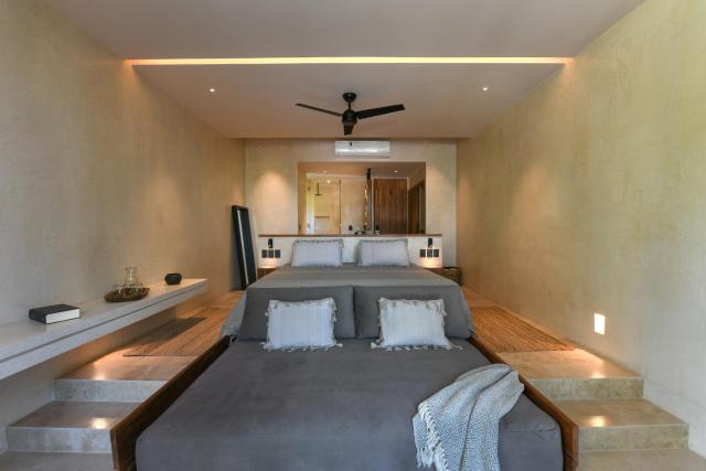 Casa Agape Boutique Hotel Rooftop Pool & Beach club access