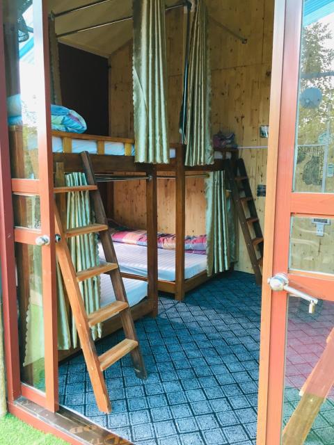 Green Hill Hostel & Tour