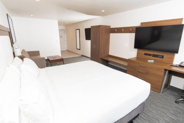 Holiday Inn Express Hollywood Walk of Fame by IHG