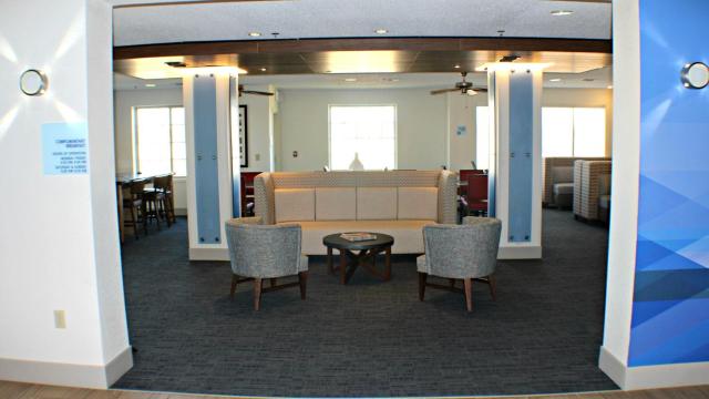 Holiday Inn Express & Suites Plainview by IHG