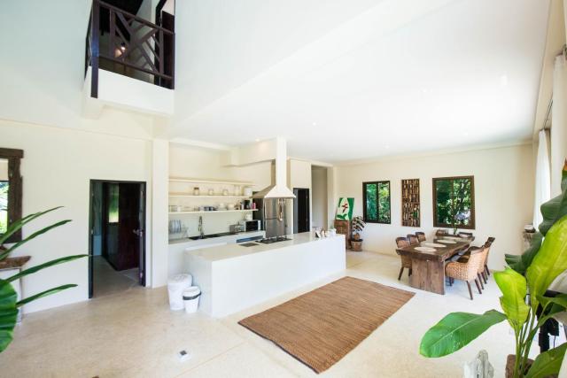 Teak Hill Pool Villa-Rosewood