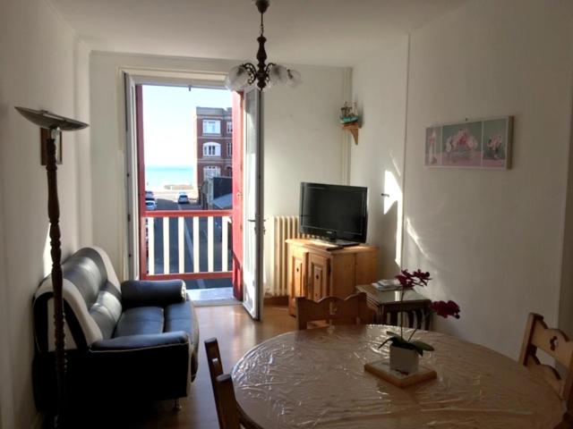 Appartement de 2 chambres a Mers les Bains a 100 m de la plage avec vue sur la mer et balcon