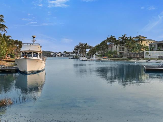 Riverside location, Noosa Sound