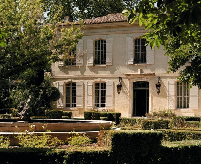 Maussane-les-Alpilles Chateau Sleeps 16 with Pool Air Con and WiFi