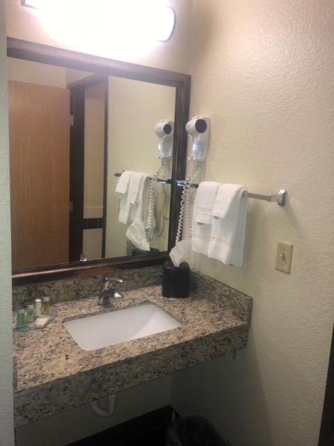 Cobblestone Hotel & Suites - Wisconsin Rapids