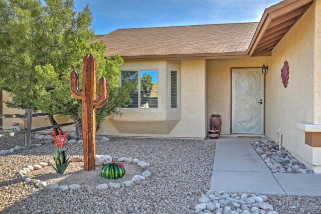 Yard + Fire Pit: Quiet East Tucson Escape