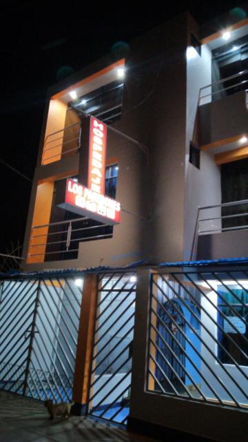 HOSPEDAJE LOS PAREDONES