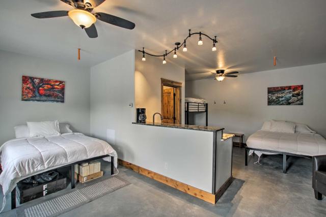 Modern Lava Hot Springs Studio, Walk to Pools