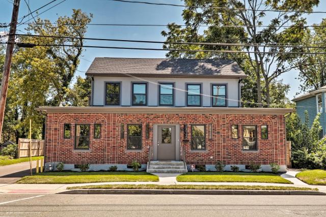 Updated Downtown Red Bank Home 5 Mi to Beach!