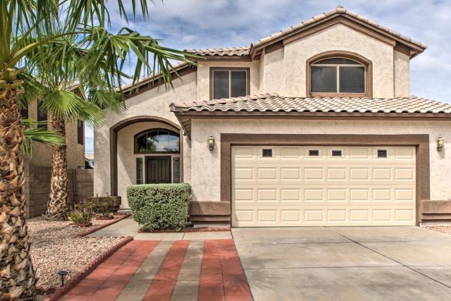 Pet-Friendly Home 2 Mi From Peoria Sports Complex!