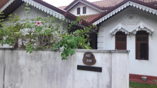 Colonial House