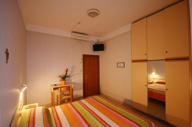 Hotel Cosmos