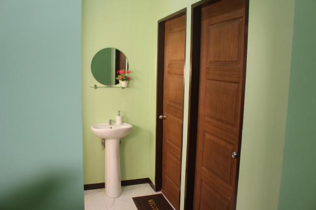 Fil-Can Hostel Coron