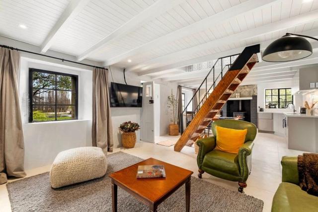 Wanaka Stone Cottage - Wanaka Holiday Home