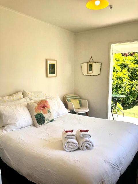 Sunny, Serene Studio @ Motueka
