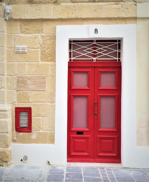 Malta's Naughtiest Cabaret