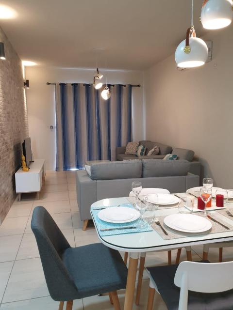Luxury Westwood Penthouse with private Roof top and Common pool Ref 15847