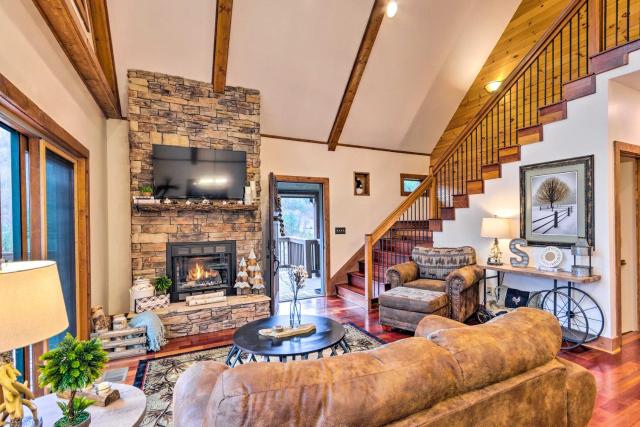 Mountain Cabin with Fire Pit, Walk to Golf and Fishing