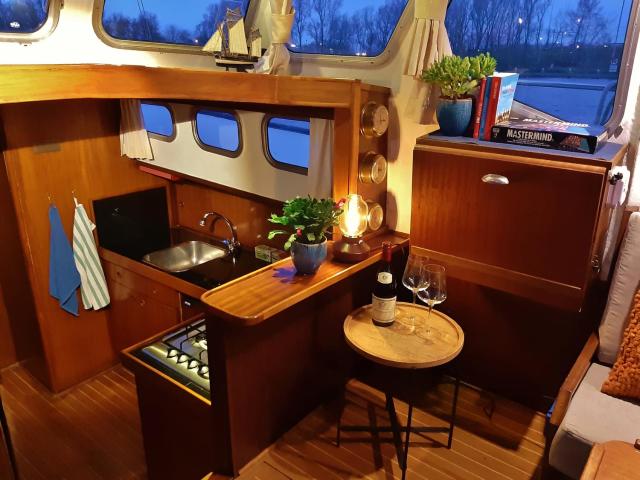 Motor Yacht Almaz