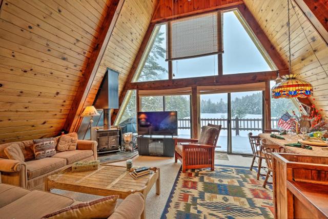 Lakefront Bolton Alderbrook Chalet with Fire Pit!