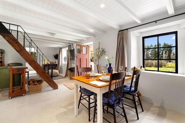 Wanaka Stone Cottage - Wanaka Holiday Home