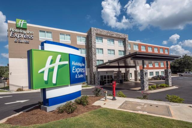 Holiday Inn Express & Suites - Commerce, an IHG Hotel