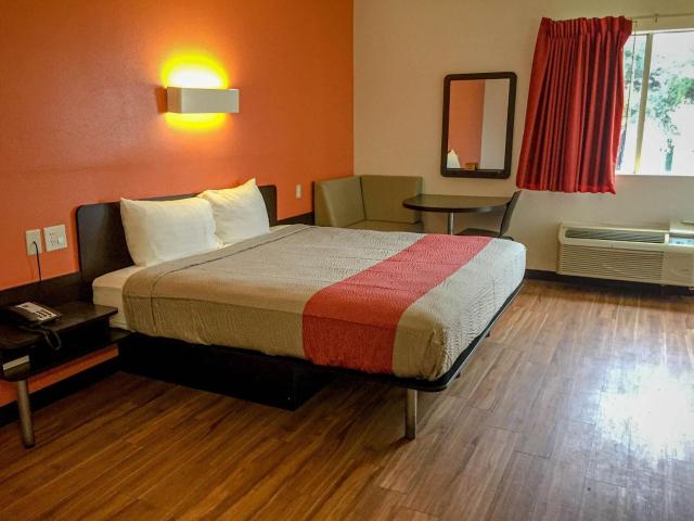 Motel 6-Woodway, TX
