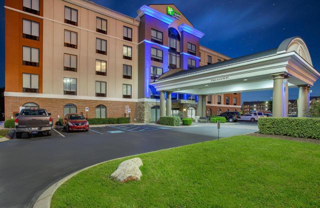 Holiday Inn Express & Suites Lebanon-Nashville Area by IHG