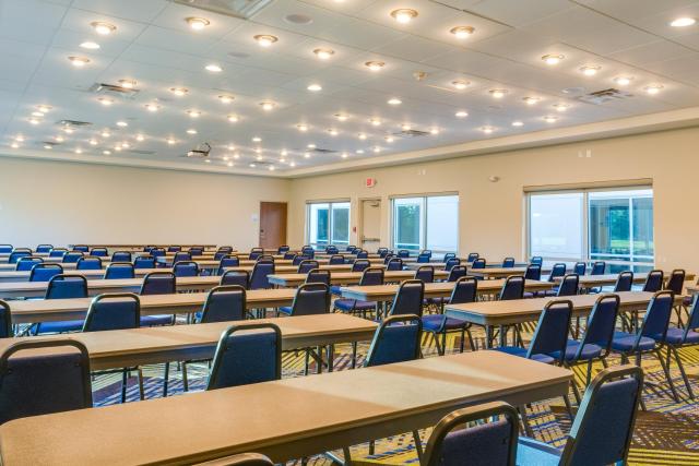 Holiday Inn Express & Suites Russellville by IHG