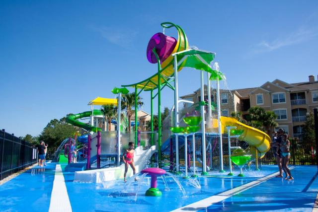 Spacious Home wPrivate PoolSpa & FREE Waterpark