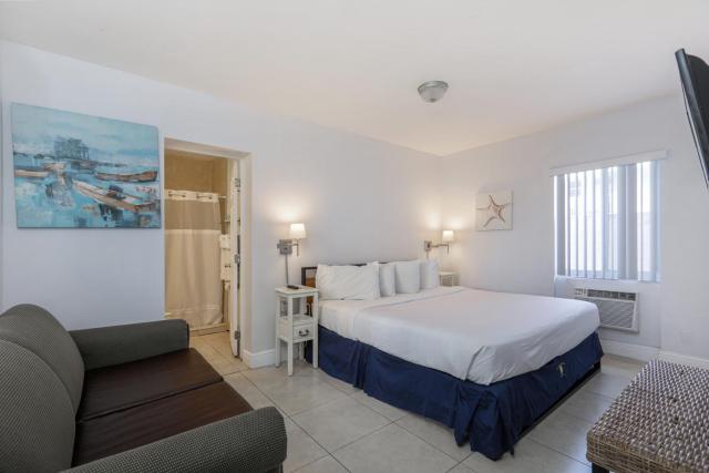 Hollywood Broadwalk Oceanside Hotel