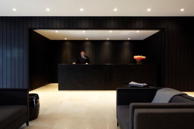 Burbury Hotel & Apartments