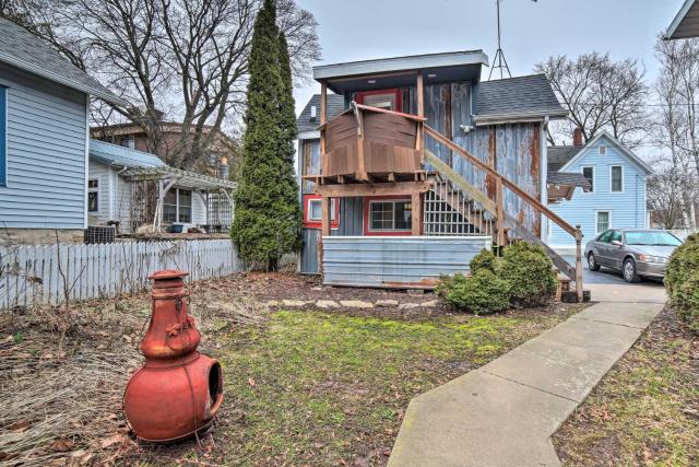 Steps to Waterfront & Dtwn: Sturgeon Bay Escape!