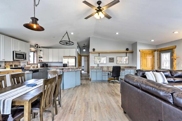 Palisade Cottage on Orchard - Hike, Bike + More!