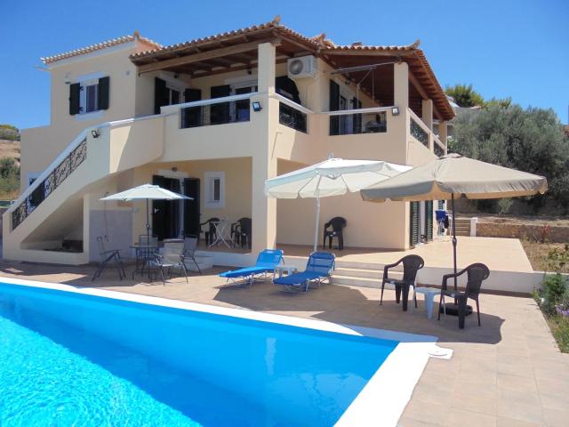 4 bedrooms villa with sea view private pool and enclosed garden at Porto Cheli 1 km away from the beach