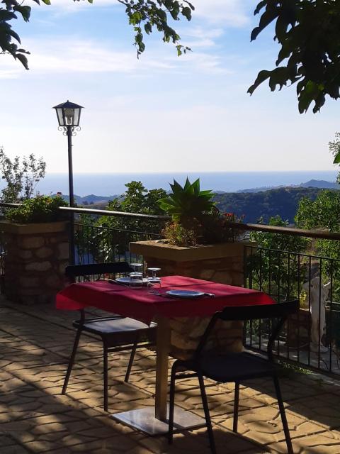 Studio in Badolato with wonderful sea view shared pool furnished terrace