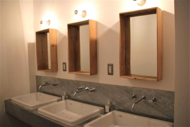 Iwashi Building Hostel