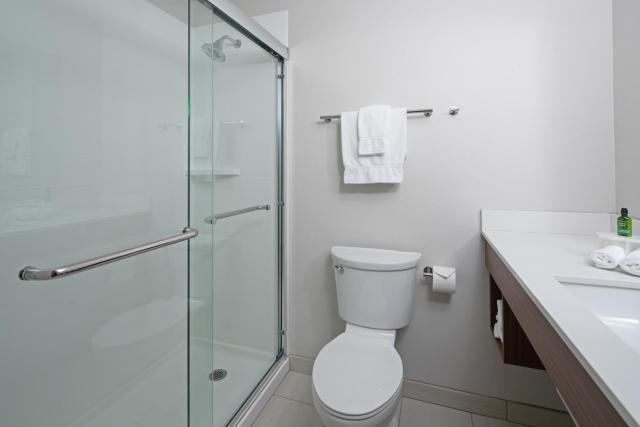 Holiday Inn Express & Suites Seattle-Sea-Tac Airport by IHG