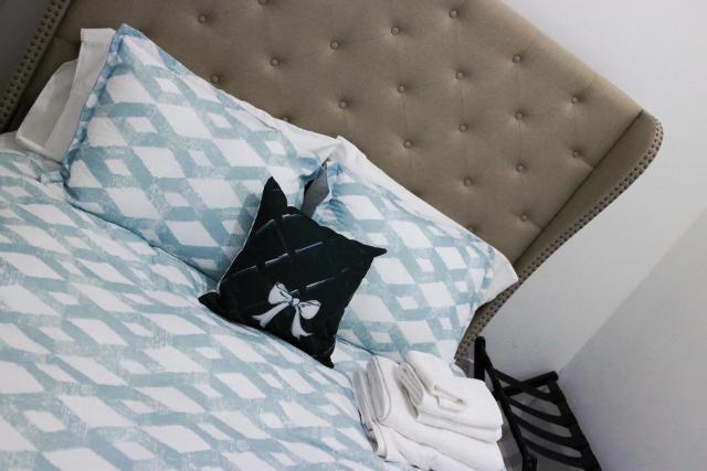 9BR-SLEEPS 19. Amazing Deal!!