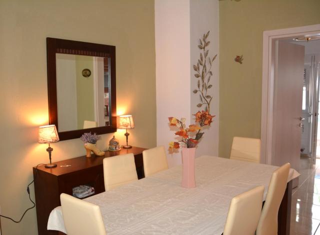Moudania's cozy apartment