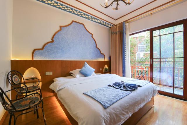 Edinburgh Hostel - Coffee bar - Western breakfast -Travel expert -Good location-English reception-Ticket service-Tourism planing-Laundry-Camara-Drone gopro