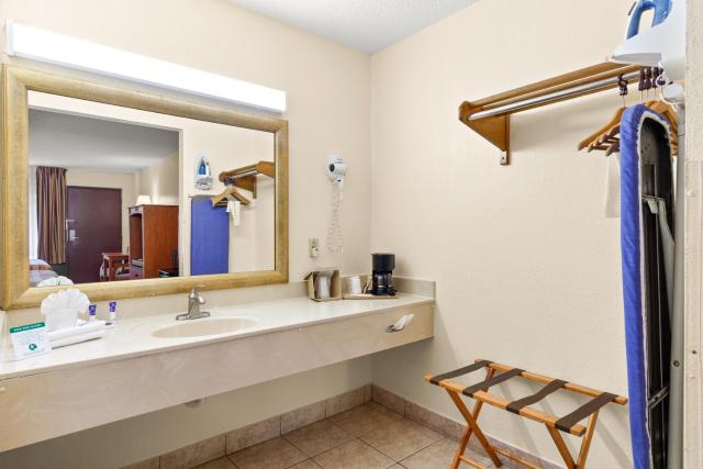 Americas Best Value Inn Ocean Inn